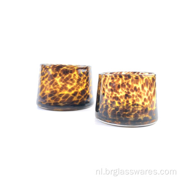 Trapziumvormige kaarsenhouder van wervelglas met luipaardpatroon